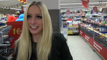 Lucy Cat Porno Supermarkt