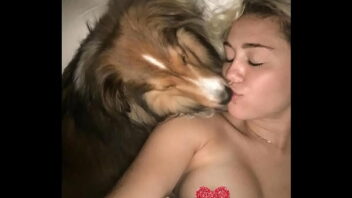 Miley Cyrus Jerk Off