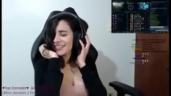 Sexy Twitch Streamers