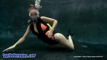 Girls That Scuba