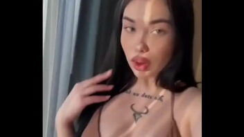 Mia Erotikmodel