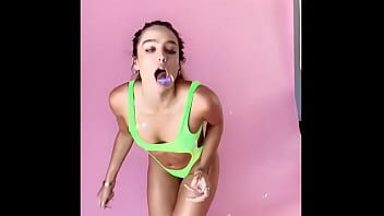 Sommer Ray Tits